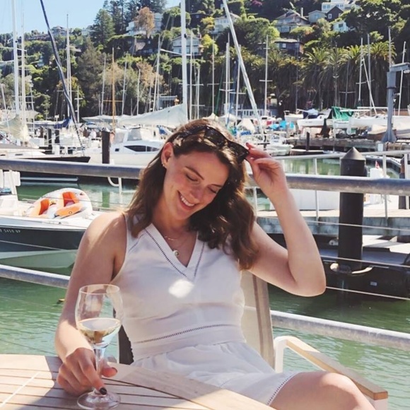 Meet your Posher, Sara - Picture 2 of 2